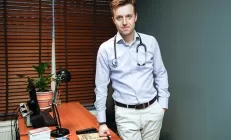 Доктор Вялов: Заразиться гастритом можно через посуду и поцелуи