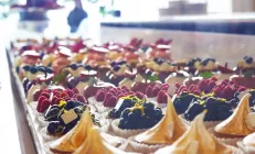 Гастроэнтеролог: Тяга к сладкому указывает на кандидоз кишечника