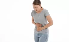 Специалисты Cancer Research UK назвали первые симптомы рака кишечника