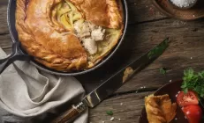 Плюшками балуемся: как избежать проблем с пищеварением на самоизоляции