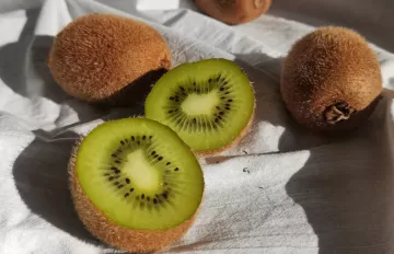 Учёные назвали продукты и добавки, которые действительно помогают при запоре