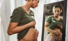 Британский диетолог объяснил, почему не стоит гнаться за плоским животом