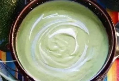 Суп-пюре из авокадо с кабачком