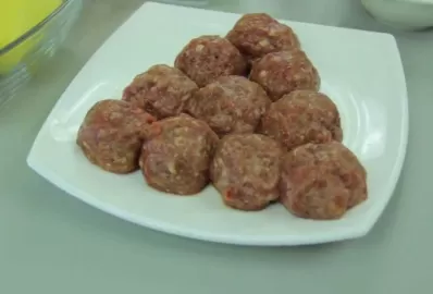 Фрикадельки в мультиварке на пару