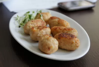 Мясные зразы с начинкой из моркови