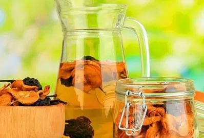 Компот из сухофруктов и шиповника