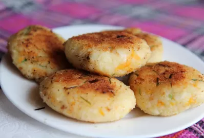 Картофельные котлеты с рисом и морковкой