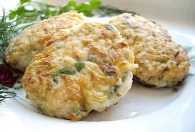 Запеченные котлеты из зеленого горошка и моркови