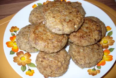 Котлеты гречневые с вареной морковью