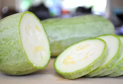 Свежие кабачки в йогуртовом соусе