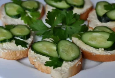 Быстрый овощной бутерброд