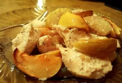 Куриная грудка с яблоками в мультиварке