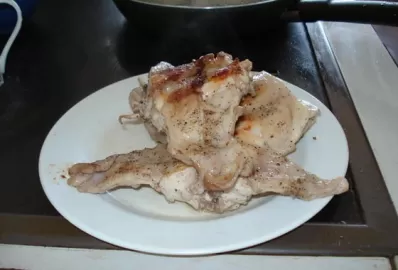 Кролик, тушенный в мультиварке