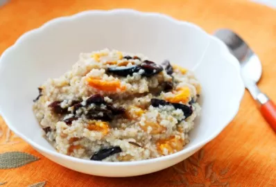 Овсяная каша с сухофруктами в мультиварке