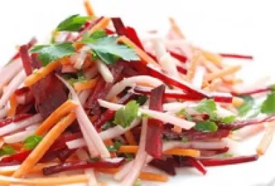 Салат из кольраби с морковью и свеклой