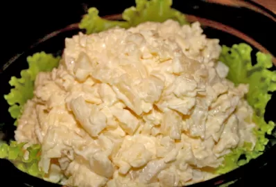 Сытный салат с адыгейским сыром