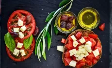 Как средиземноморская диета помогает выводить лишний жир из печени?