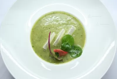 Освежающий огуречный крем-суп с фетой