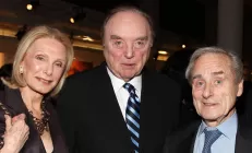 Автор романа «Война Роузов» умер от рака печени