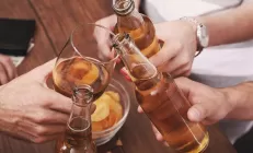 Печень людей с лишним весом разрушается в 2 раза быстрее при употреблении алкоголя