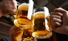 Учёные: Две бутылки пива в день способны привести к раку