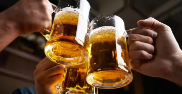 Учёные: Две бутылки пива в день способны привести к раку