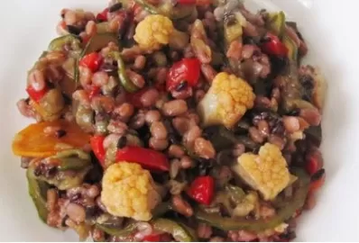 Чёрный рис с овощами