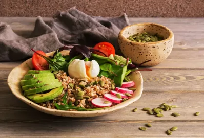 Боул с гречкой и овощами