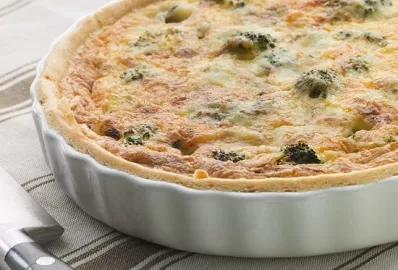 Киш с брокколи и курицей