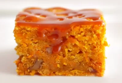 Влажный морковный пирог