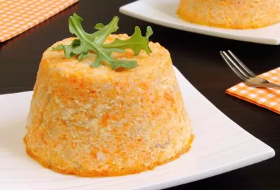 Морковная запеканка с рикоттой и изюмом