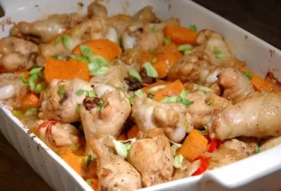 Куриные крылышки с бататом в духовке