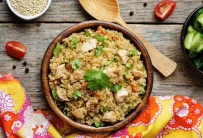 Курица с киноа