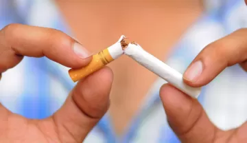 Учёные: Третичное курение разрушает печень и мозг человека