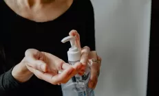 Китайские учёные заявили, что новый коронавирус вызывает повреждение печени