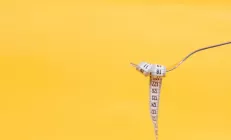 Гастроэнтеролог Кардашова: Голодание не помогает похудеть и вывести шлаки из организма