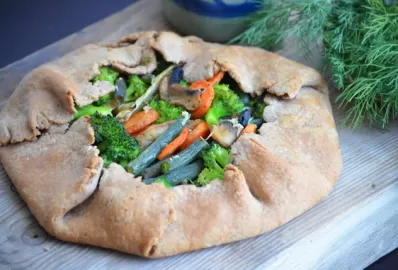 Постная галета со стручковой фасолью, картофелем и брокколи