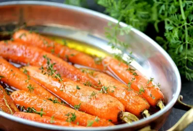 Гарнир из глазированной моркови