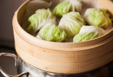 Голубцы из пекинской капусты с зелёной гречкой и тофу