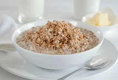 Гречневая каша с пряным молоком