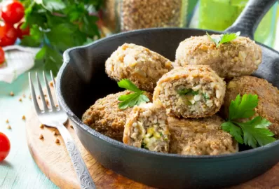 Картофельно-гречневые зразы с куриной начинкой