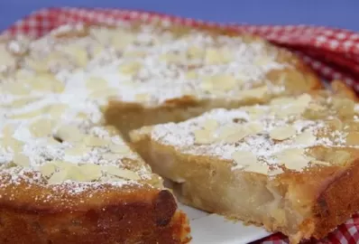 Нежный грушевый пирог с мёдом