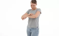 Как печень вызывает сильный кожный зуд?