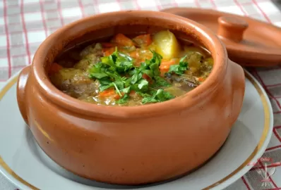 Жаркое в горшочках