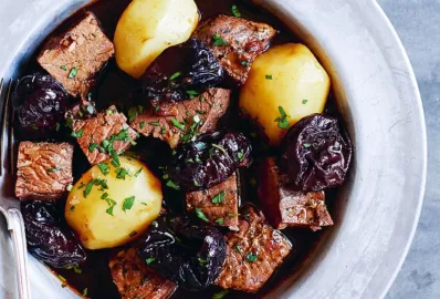 Жаркое из говядины с черносливом