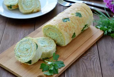 Кабачковый рулет с творожной начинкой