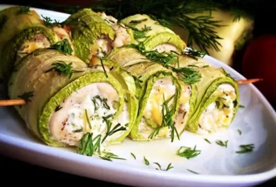 Рулетики из кабачков, творога и рыбы
