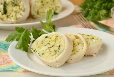 Нежный кальмар в сметанном соусе