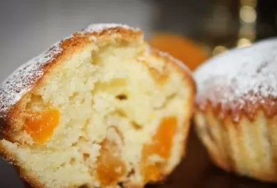 Манные кексы без сахара, но с курагой