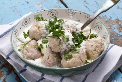 Кнели из индейки с запеченными овощами